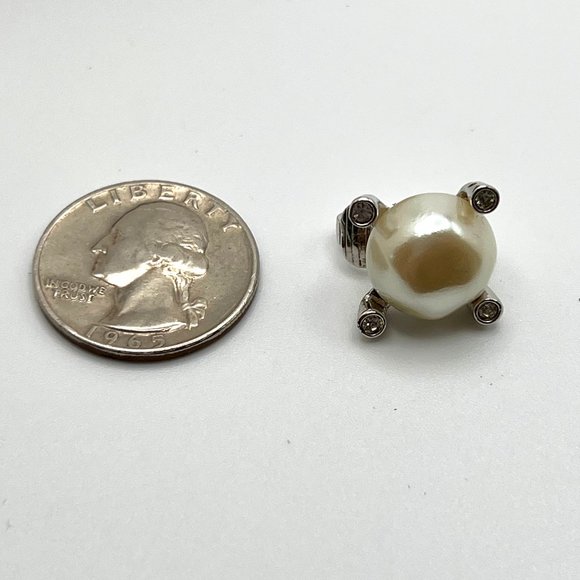 Avon Baroque Pearlesque Button CLIP Earrings - Picture 2 of 2